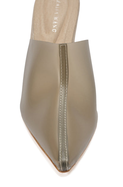 AKIRA GOLD SANCTUS GREY PVC PUMP
