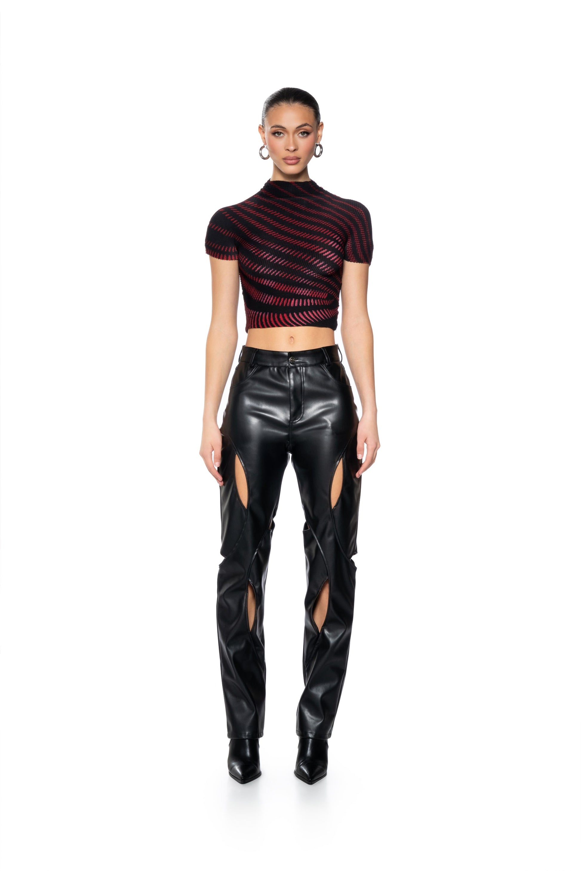 ADRIANA TEXTURED CAP SLEEVE TOP IN RED AND BLACK